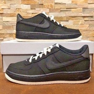 NIKE AIR FORCE 1 JUNIORS  ATHLETIC SHOES